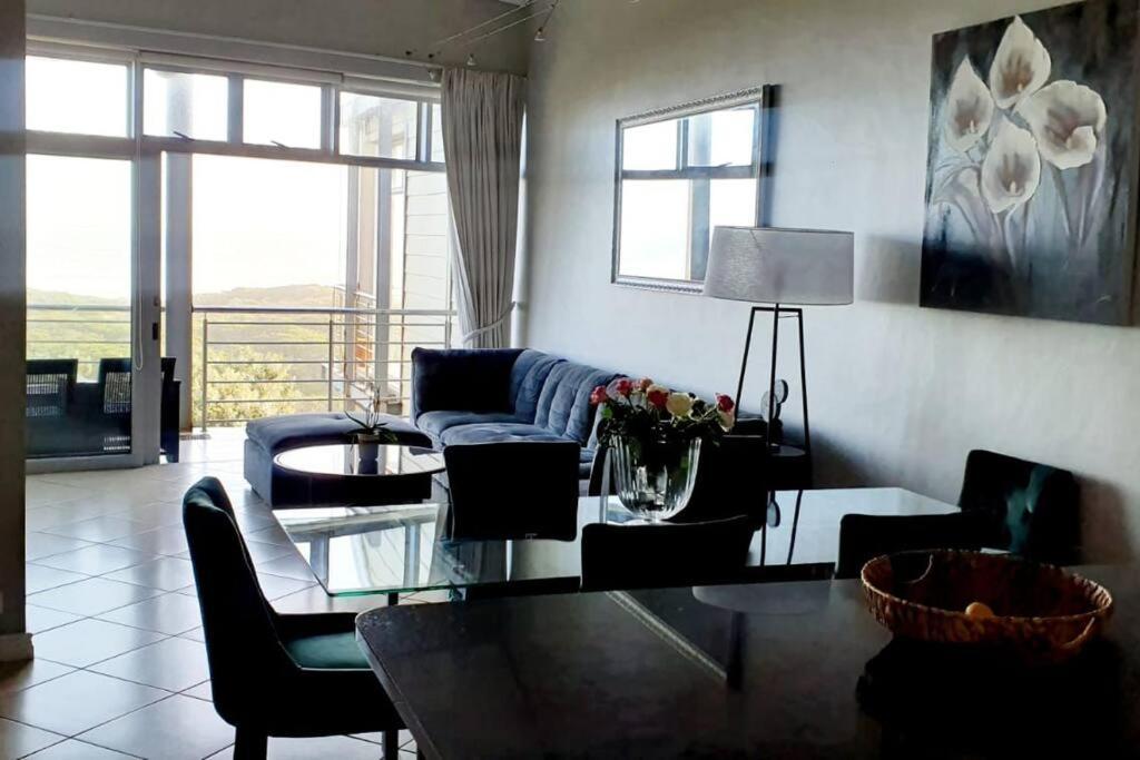 Beachfront 3-bedroom With Robben Island Views Apartamento Cidade Do Cabo