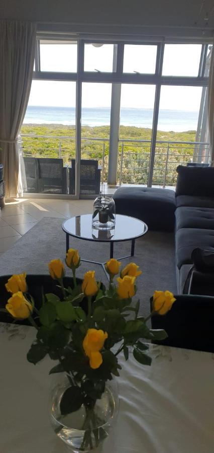Beachfront 3-bedroom With Robben Island Views Cape Town