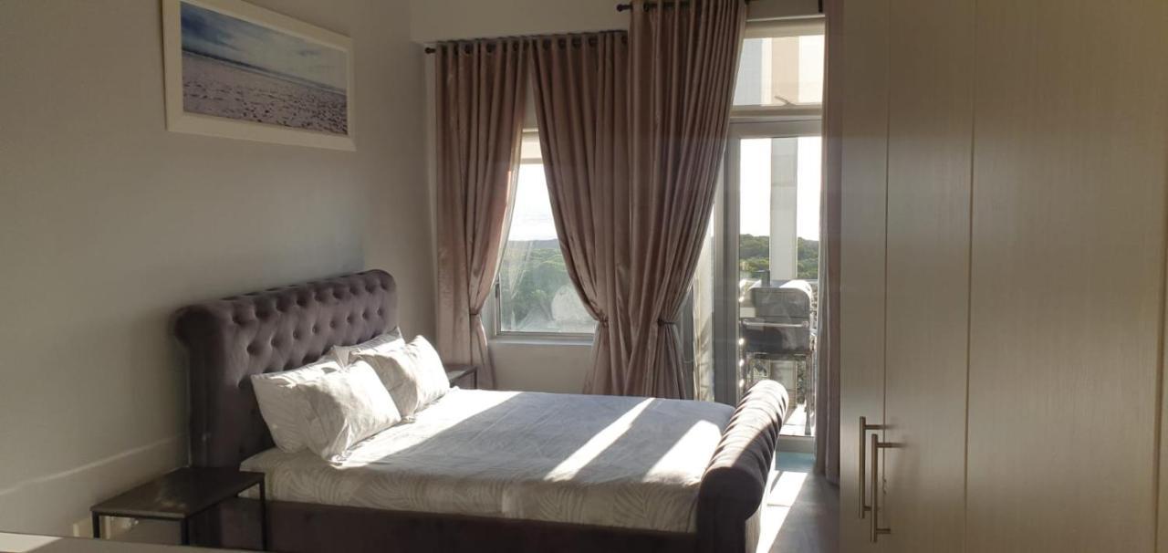 Beachfront 3-bedroom With Robben Island Views Apartment Cape Town