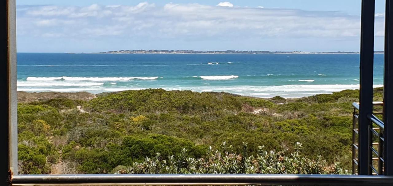 Apartment Beachfront 3-bedroom With Robben Island Views