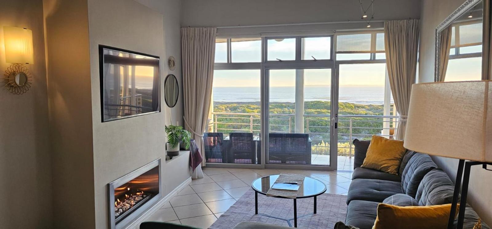 Beachfront 3-bedroom With Robben Island Views Cape Town